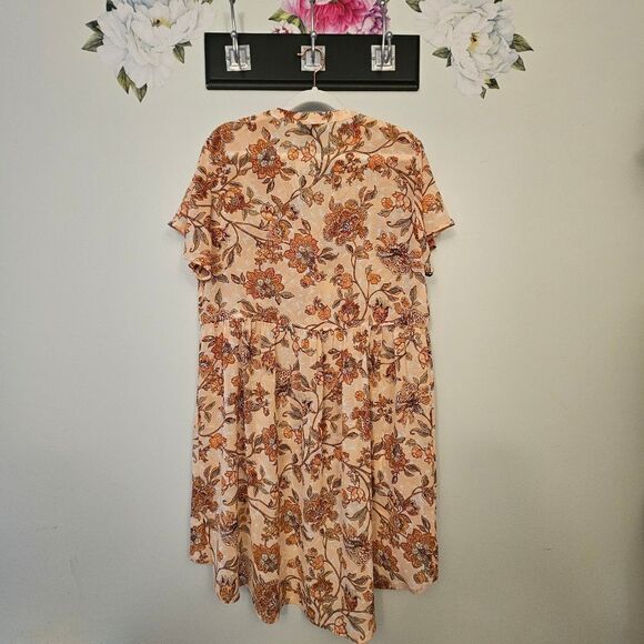 Torrid Floral Chiffon Blouse - Picture 4 of 9